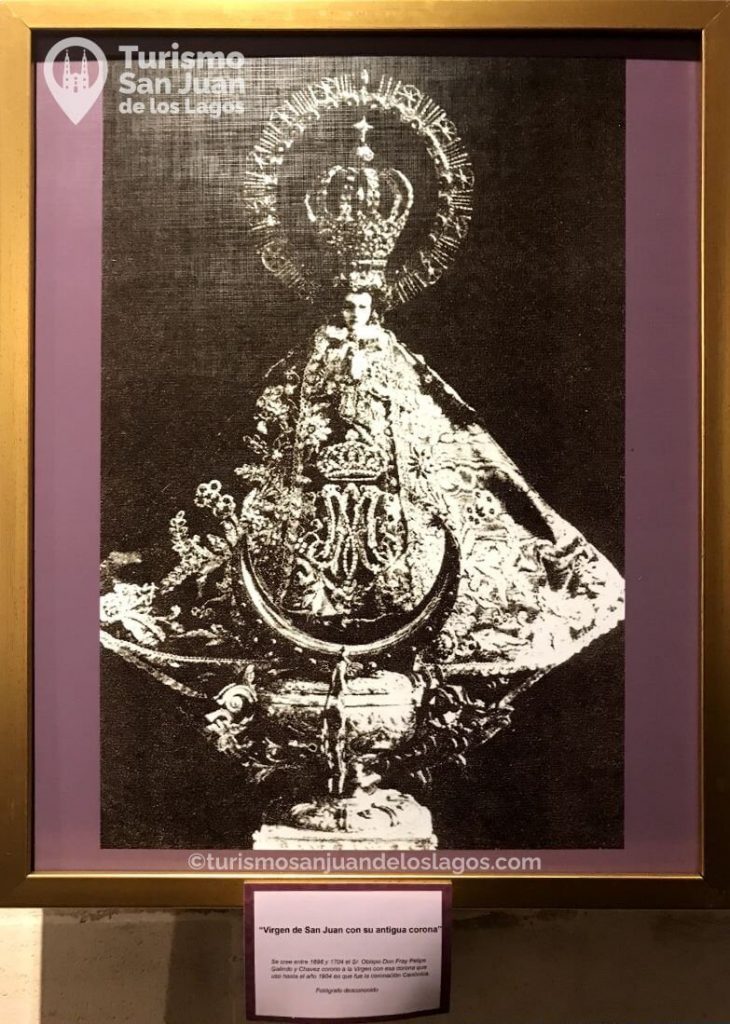 Virgen de San Juan de los Lagos con antigua corona